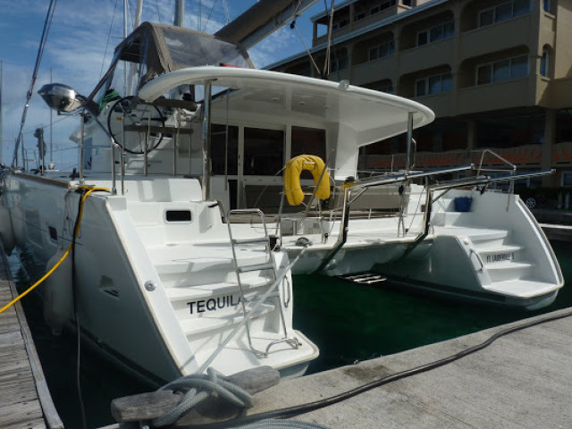 Used Sail Catamaran for Sale 2013 Lagoon 400 Boat Highlights